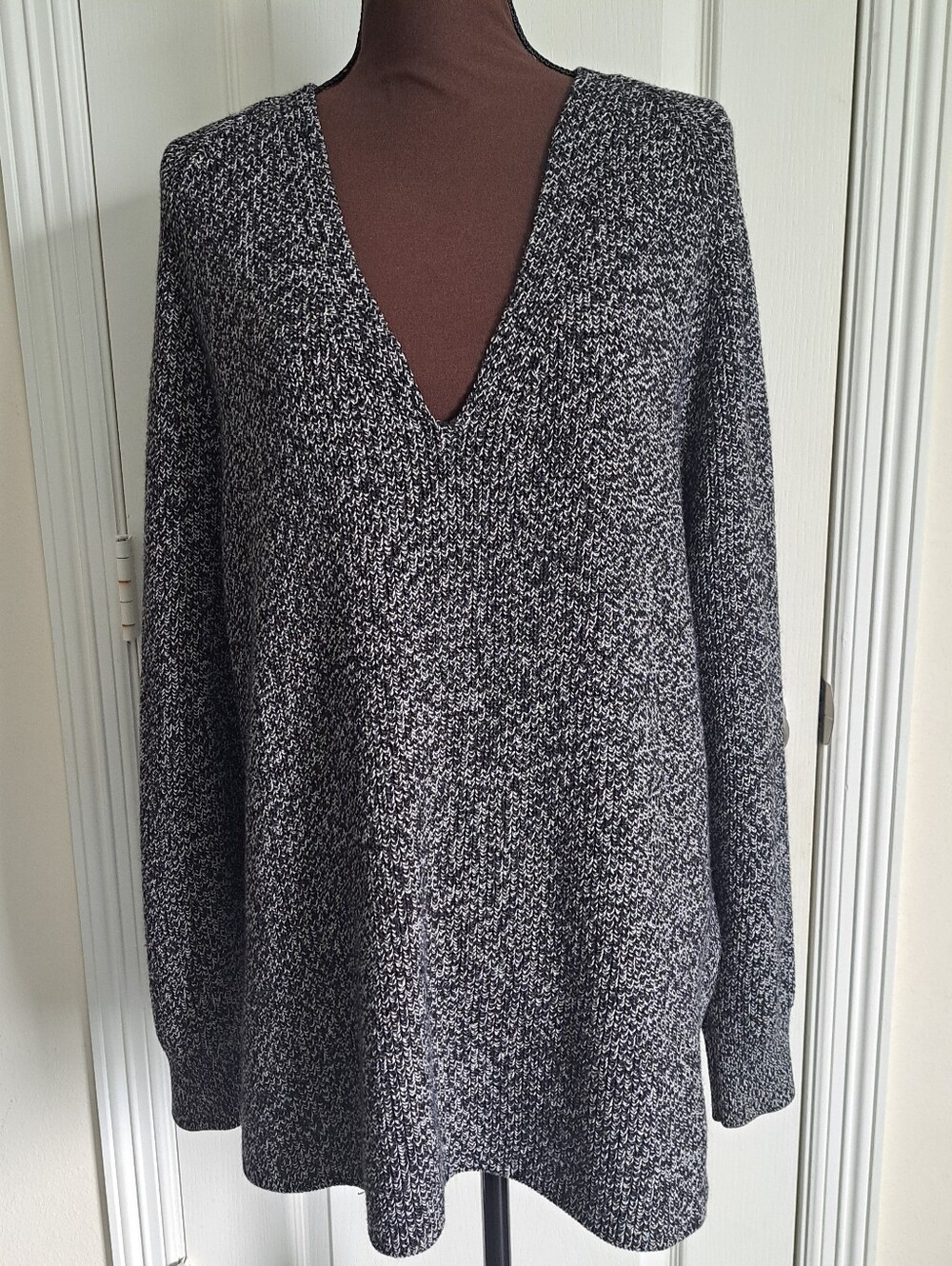 Athleta Sweater Womens Gray EXTRA Fine Wool BLEND Size L